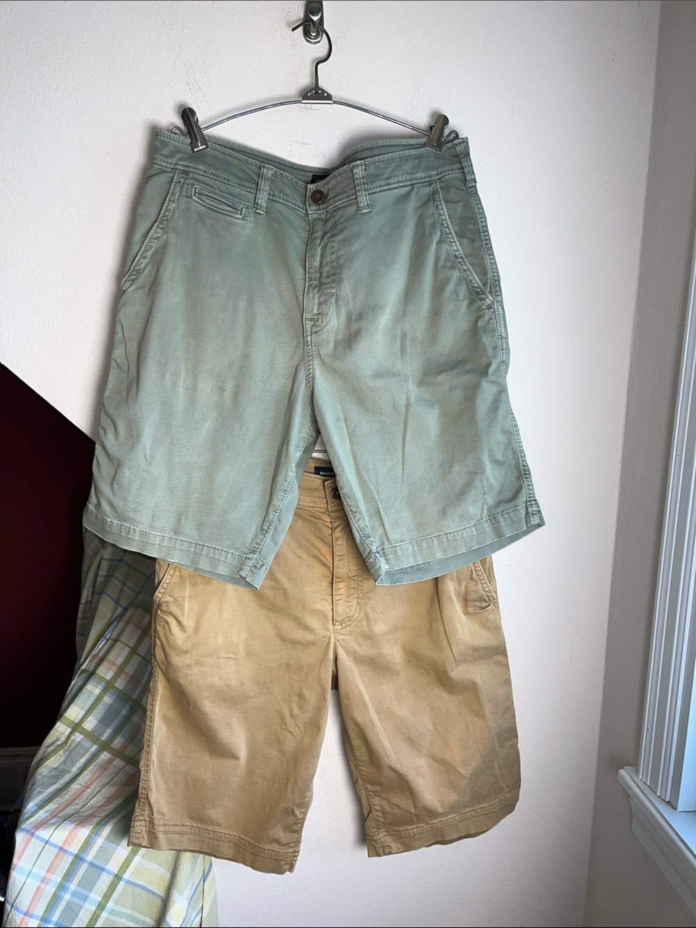 American Eagle Outfitters Men's Flat Front Shorts - Green & Khaki 2 Pairs 32